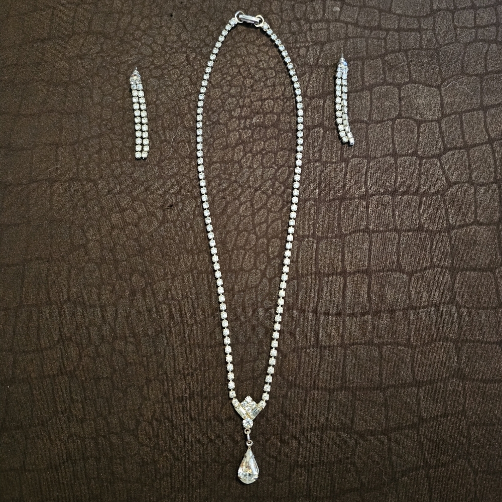 vintage Costume rhinestone Tear Drop necklace earring set 16" Necklace Choker